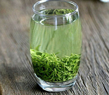 早上能空腹喝绿茶吗？容易伤胃！