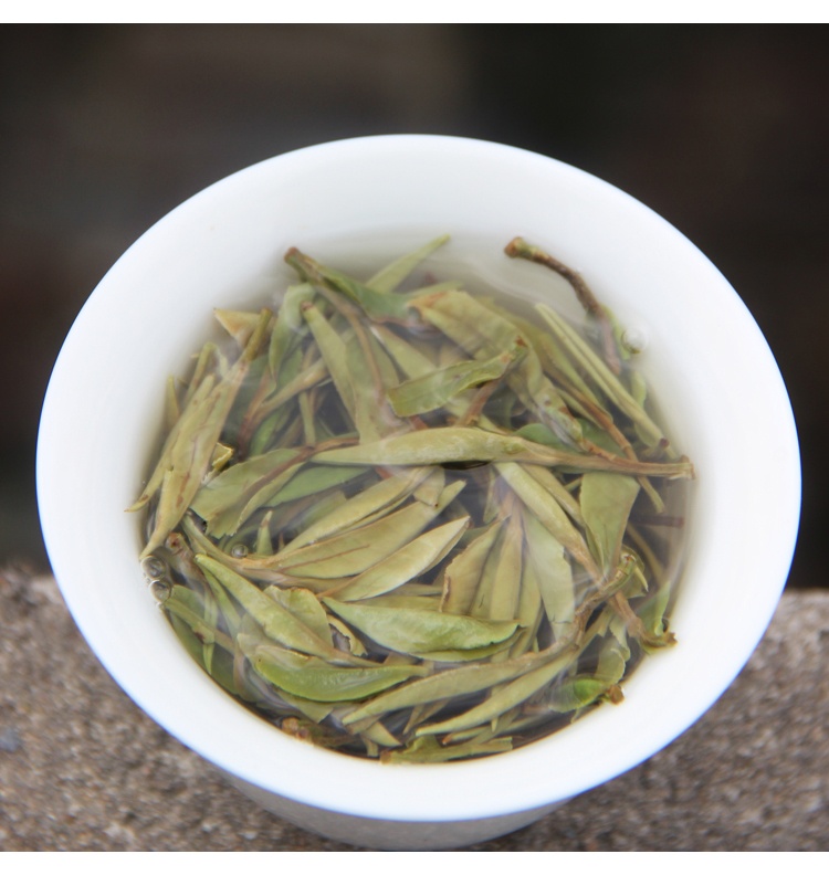 新信阳白茶是不是就跟毛尖绿茶差不多？