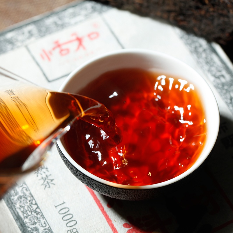 汤色一样红，如何分清熟普和红茶呢？