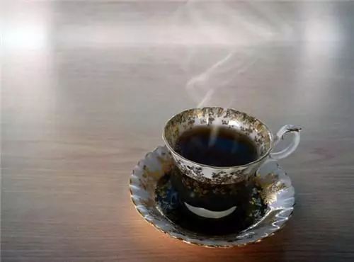 黑茶是凉性还是热性 黑茶泡水喝的禁忌